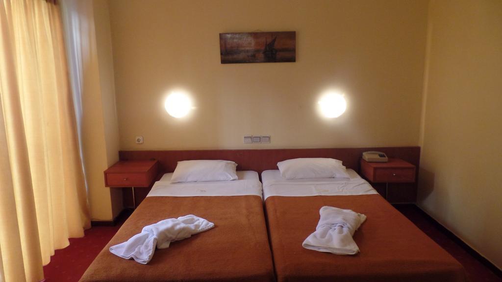 Hotel Cavo D' Oro Pireo Esterno foto