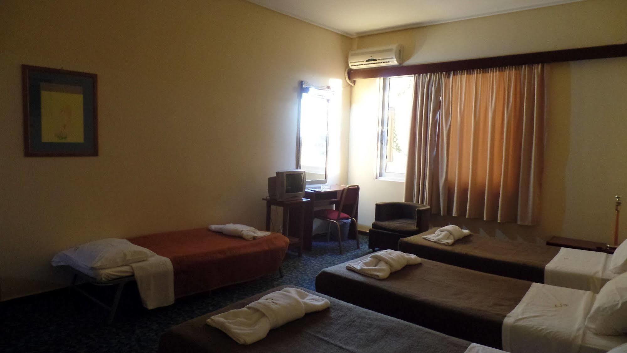 Hotel Cavo D' Oro Pireo Esterno foto