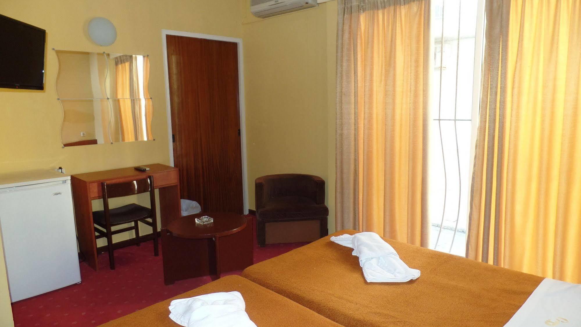 Hotel Cavo D' Oro Pireo Esterno foto